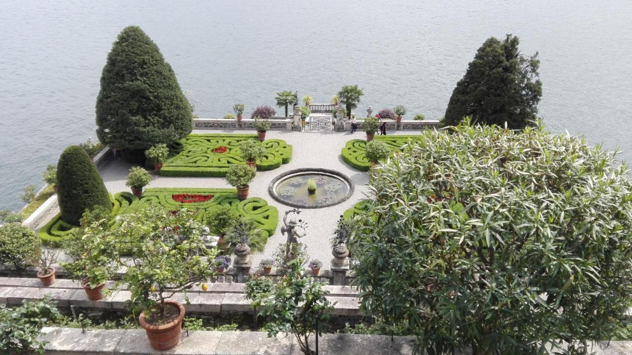 Giardino Apartment Porto Valtravaglia Exterior foto